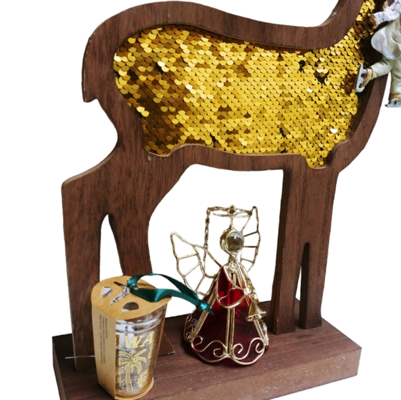 Reindeer Blingy Gold Sequin/Wood Reindeer Figurine with Ornaments - Picture 4 of 10